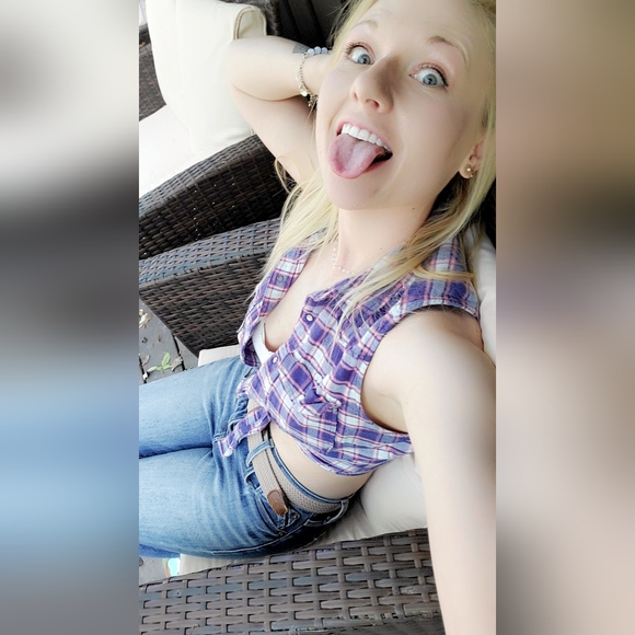 Size S Blue/Pink Plaid Forever 21 Crop, Tie Front - Picture 5 of 5